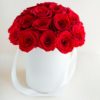 Caja circular blanca con rosas